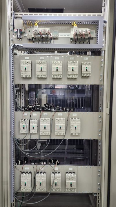 QBﾌﾞﾚｰｶ電力監視